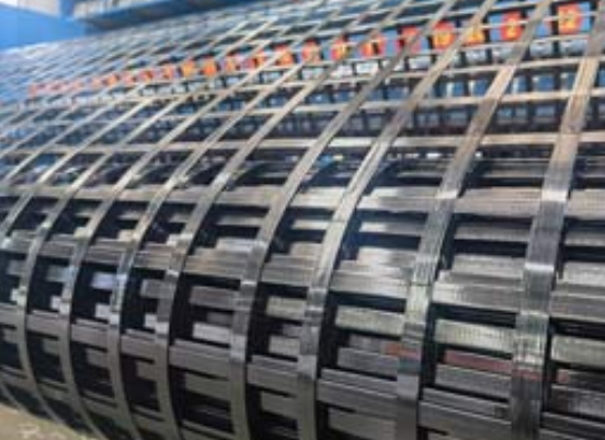 梁溪钢塑土工格栅：基建“隐形脊梁”的绿色智造与长寿命进化论